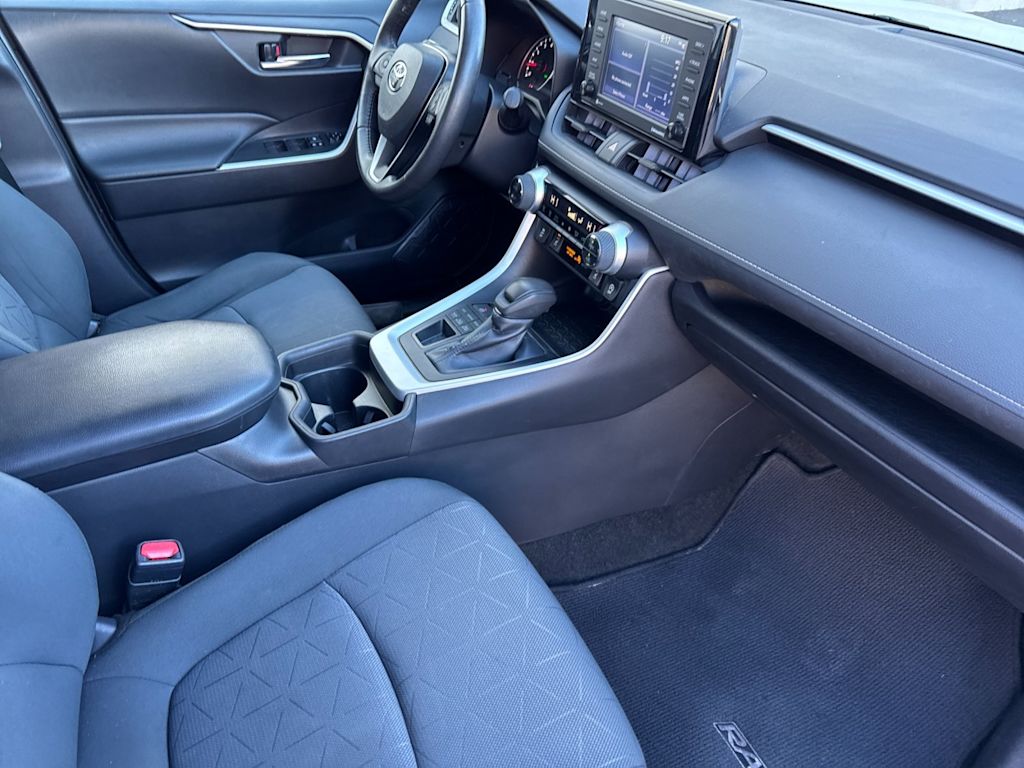 Thumbnail: 2021 Toyota RAV4 - 12