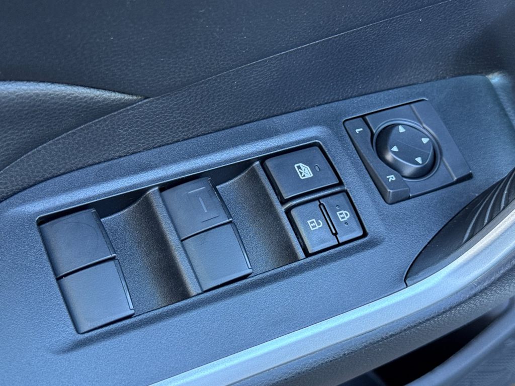 Thumbnail: 2021 Toyota RAV4 - 22