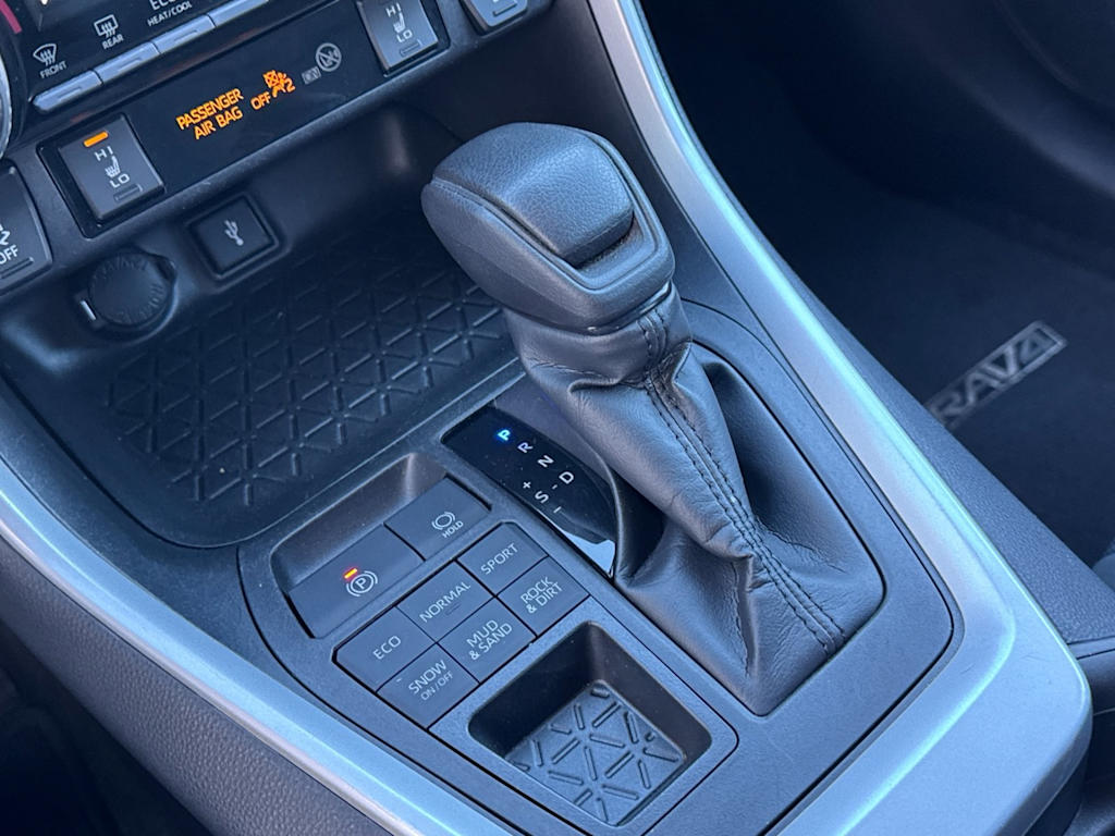 Thumbnail: 2021 Toyota RAV4 - 14