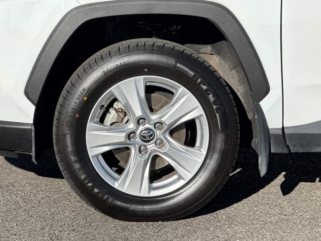 Thumbnail: 2021 Toyota RAV4 - 7