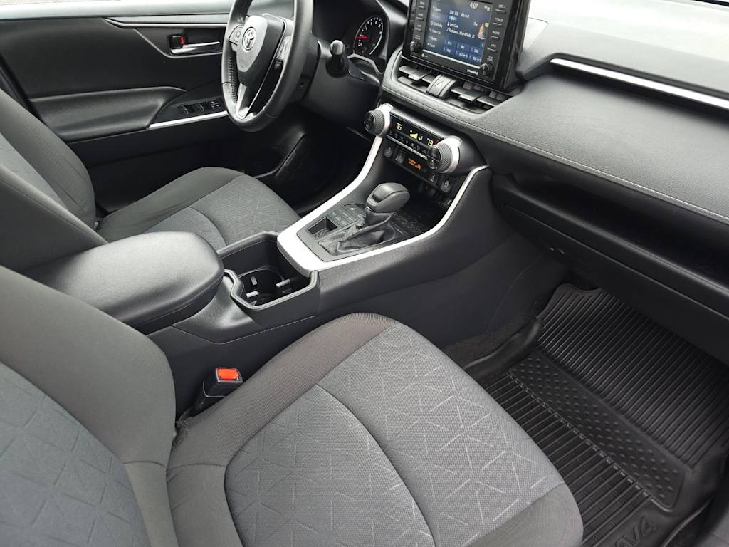 Thumbnail: 2022 Toyota RAV4 - 13