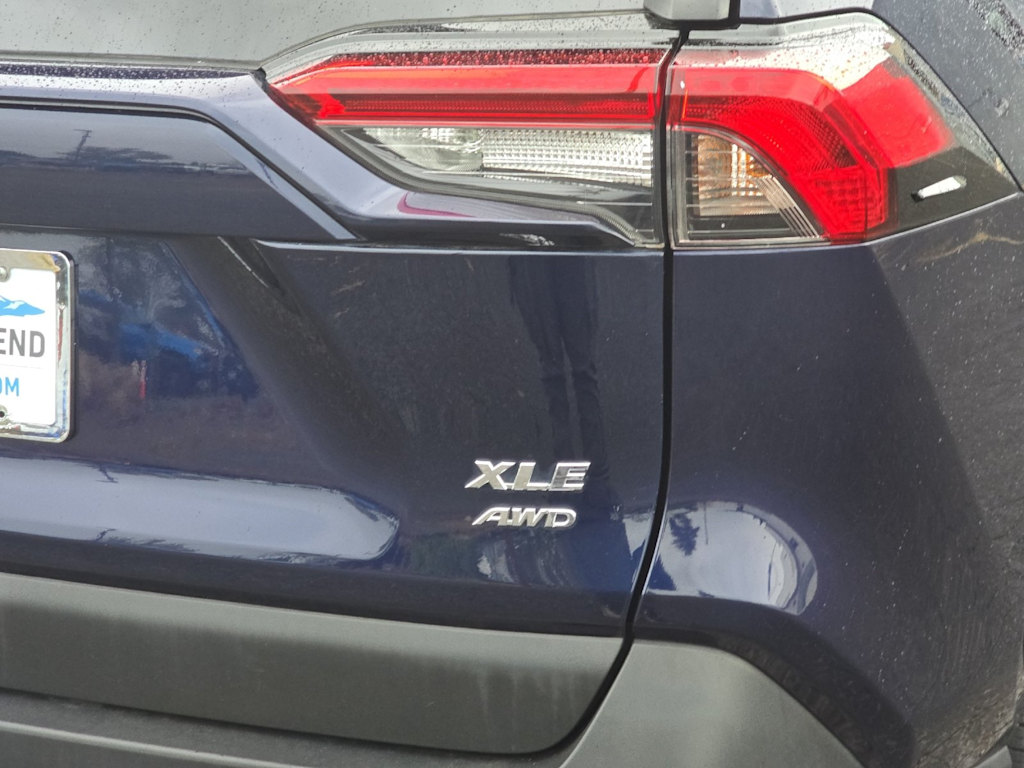 Thumbnail: 2022 Toyota RAV4 - 28