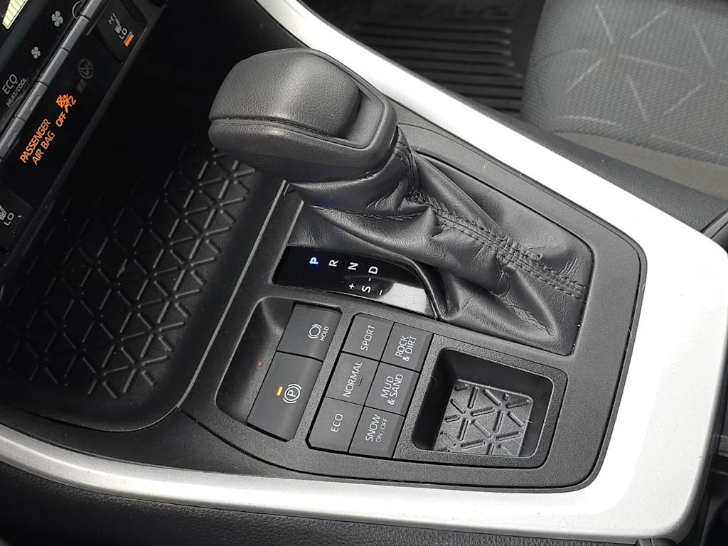 Thumbnail: 2022 Toyota RAV4 - 15