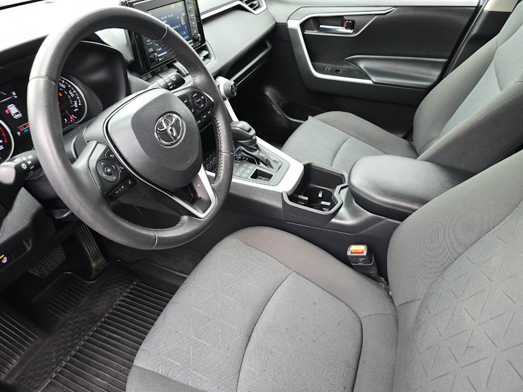 Thumbnail: 2022 Toyota RAV4 - 10