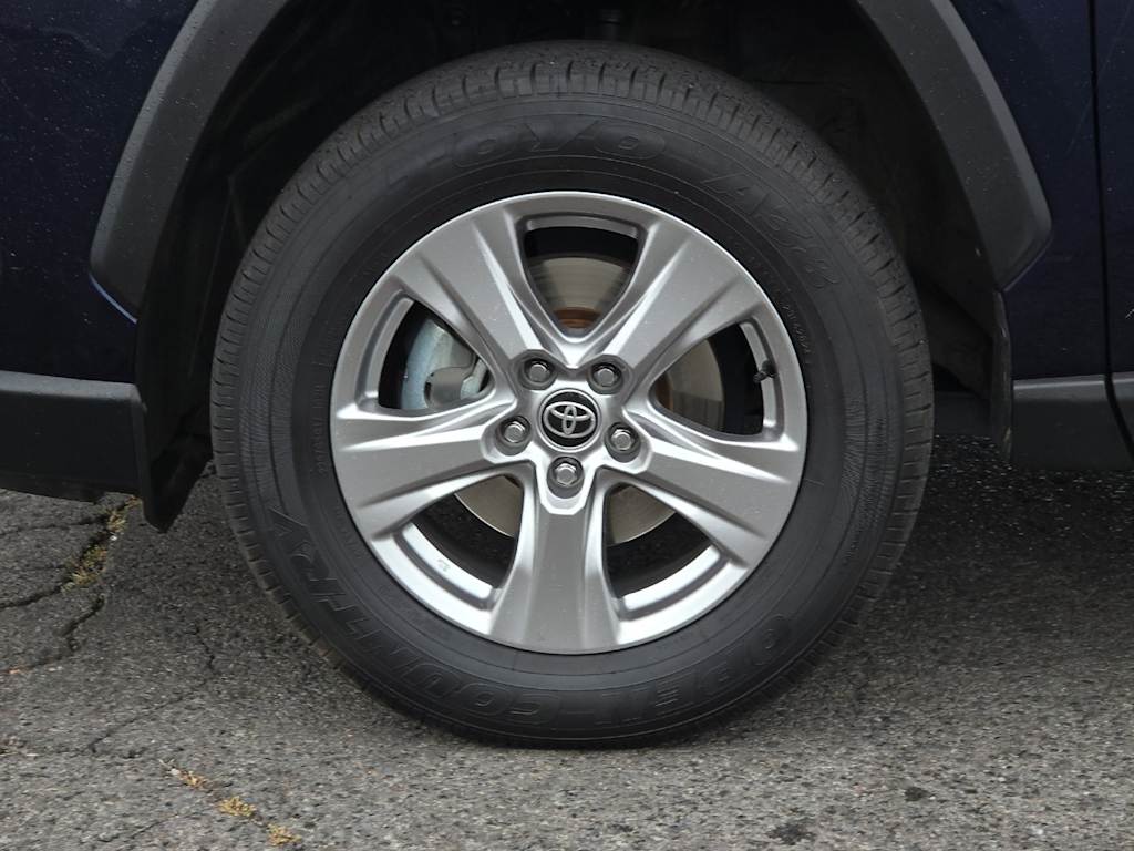 Thumbnail: 2022 Toyota RAV4 - 8