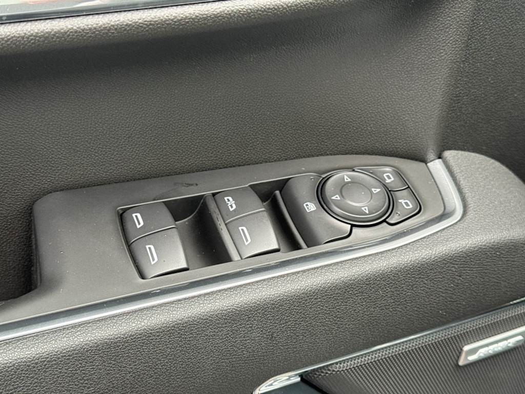 Thumbnail: 2026 Chevrolet Silverado 1500 - 20