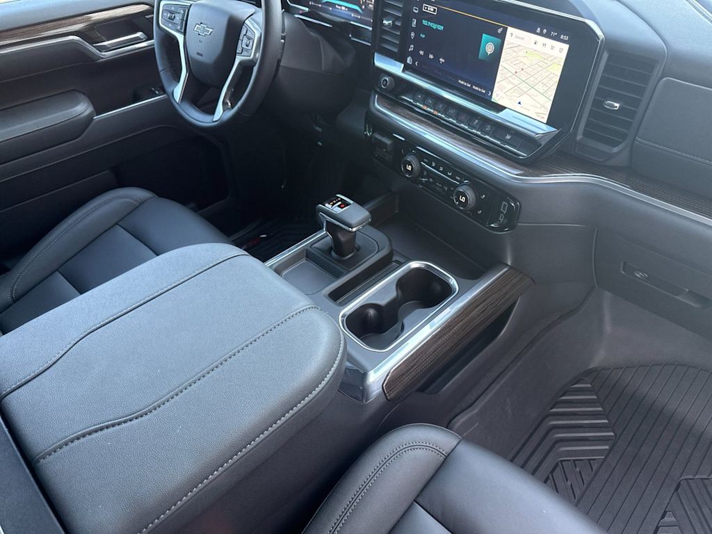 Thumbnail: 2026 Chevrolet Silverado 1500 - 13