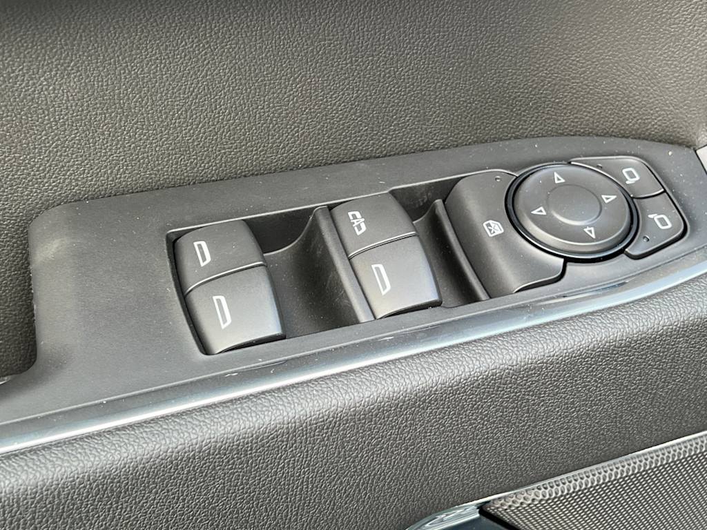 Thumbnail: 2026 Chevrolet Silverado 1500 - 20