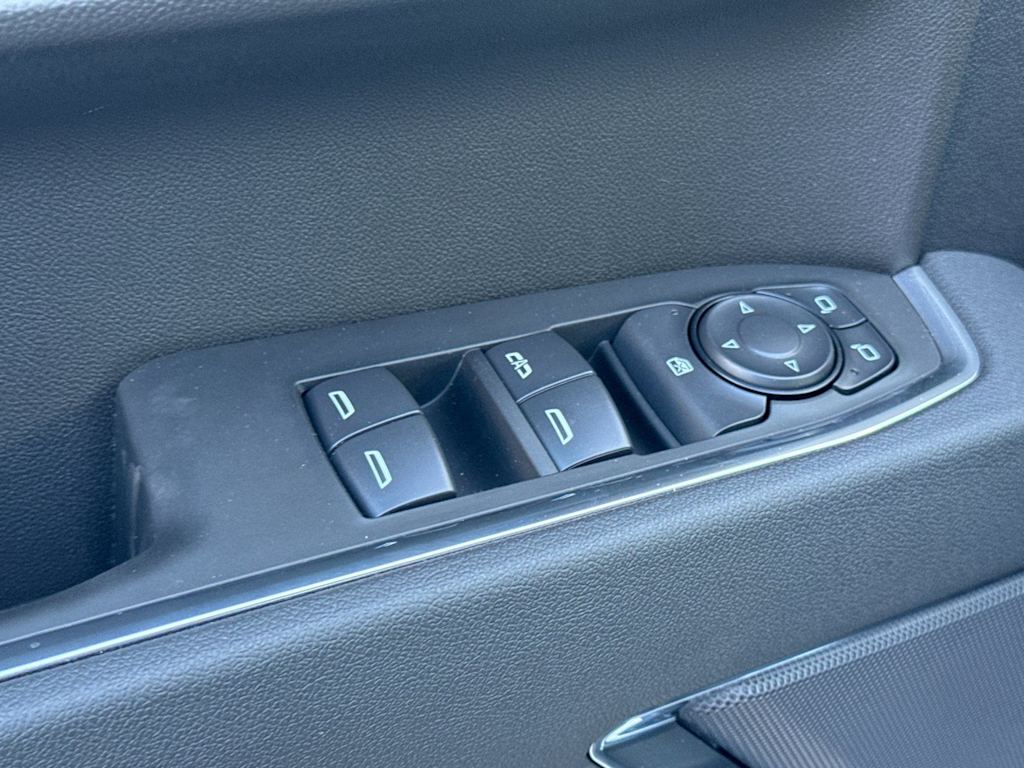 Thumbnail: 2026 Chevrolet Silverado 1500 - 20