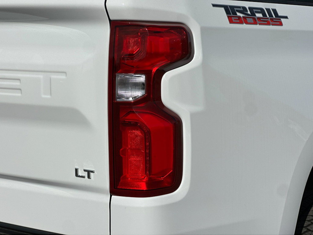 Thumbnail: 2026 Chevrolet Silverado 1500 - 28