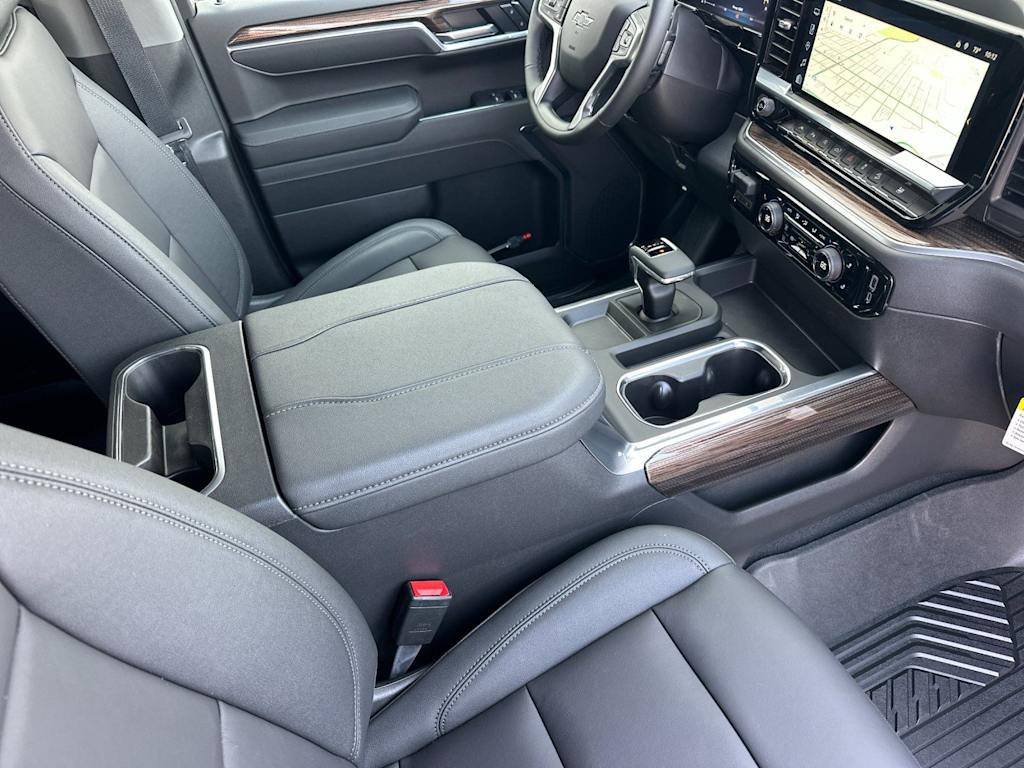 Thumbnail: 2026 Chevrolet Silverado 1500 - 9
