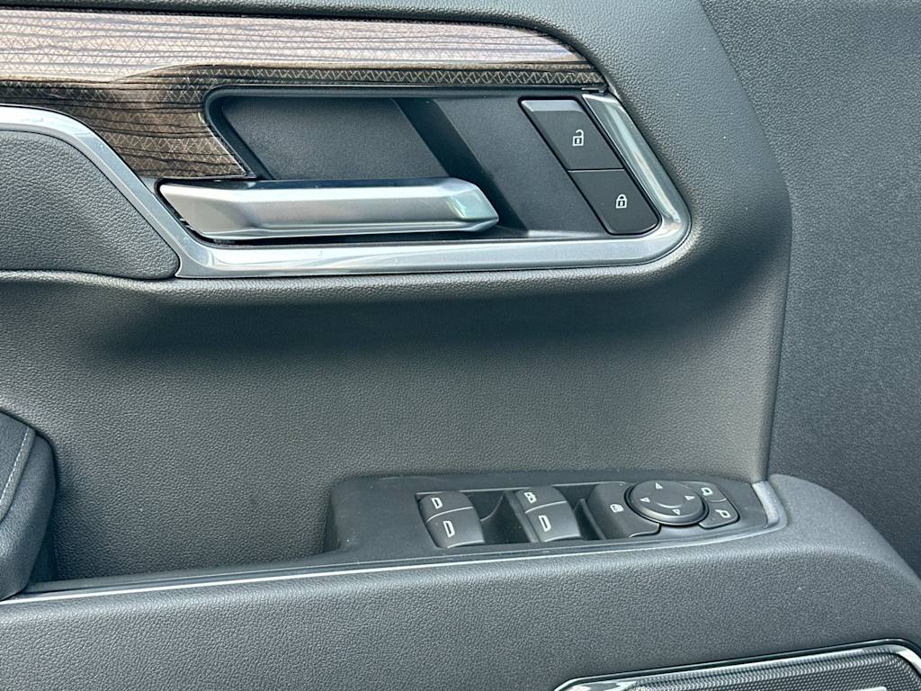 Thumbnail: 2026 Chevrolet Silverado 1500 - 21