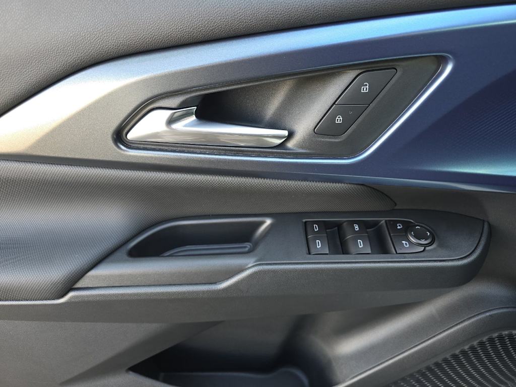 Thumbnail: 2026 Chevrolet Equinox - 21