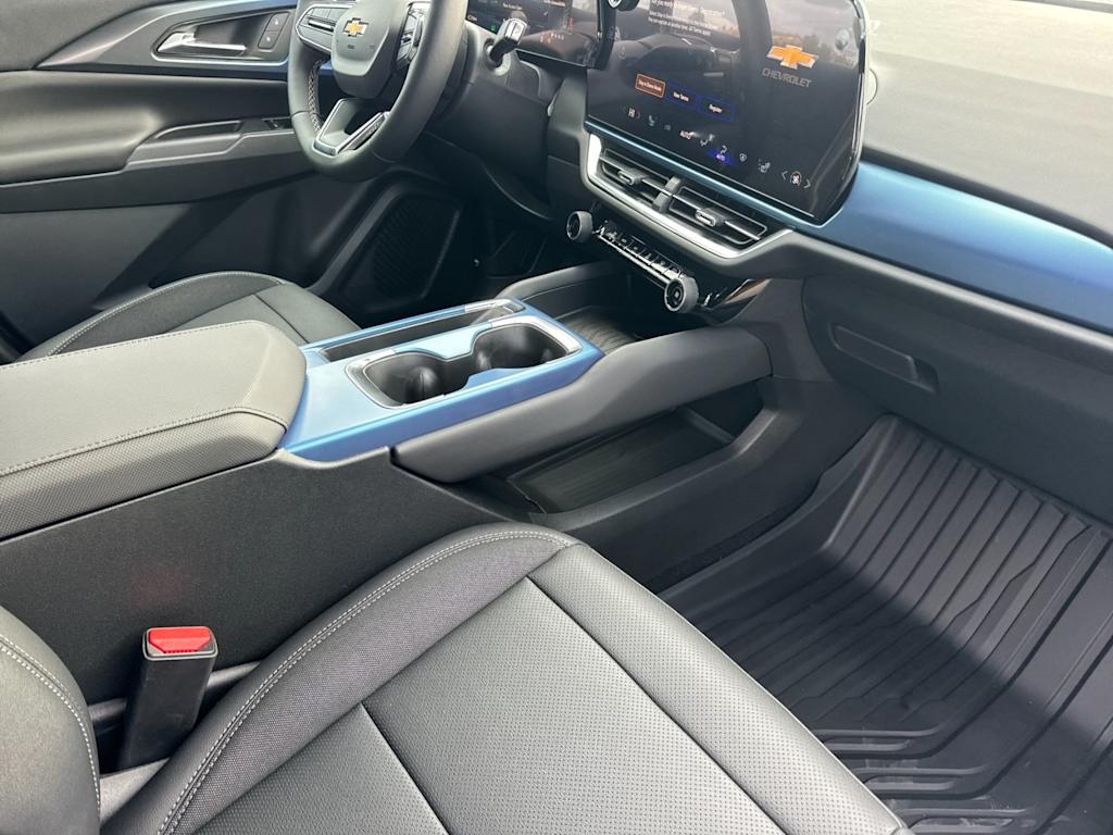 Thumbnail: 2026 Chevrolet Equinox - 12