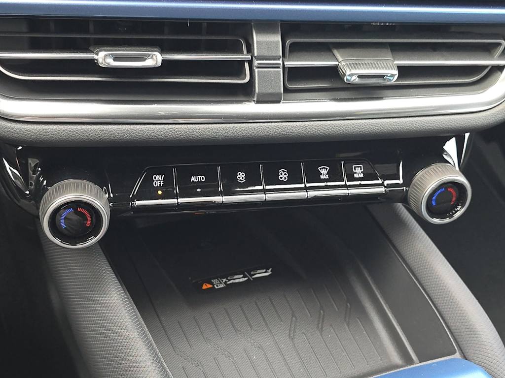 Thumbnail: 2026 Chevrolet Equinox - 24