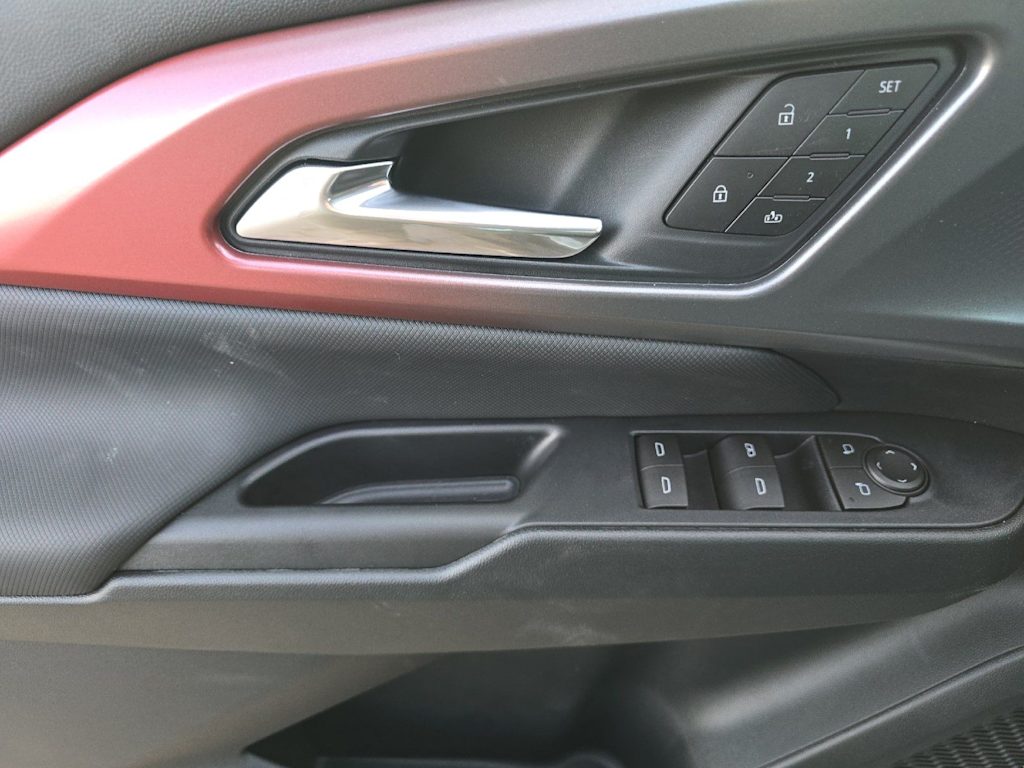Thumbnail: 2026 Chevrolet Equinox - 21