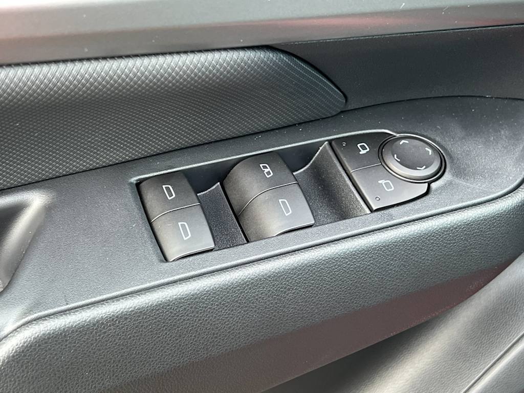 Thumbnail: 2026 Chevrolet Equinox - 21