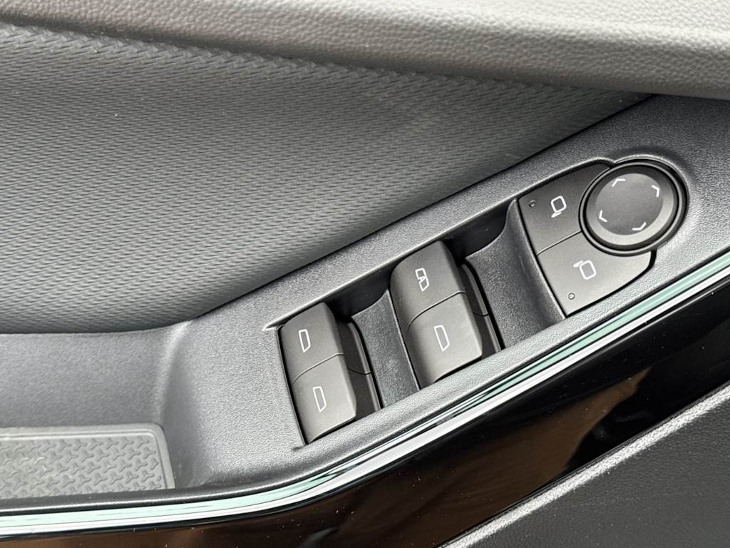 Thumbnail: 2026 Chevrolet Equinox - 22