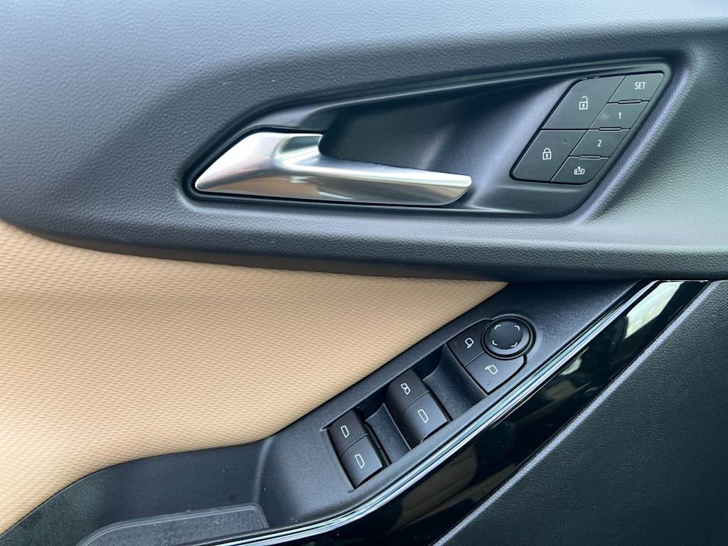 Thumbnail: 2026 Chevrolet Equinox - 21