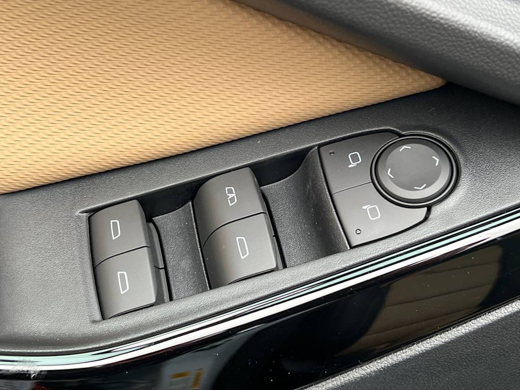 Thumbnail: 2026 Chevrolet Equinox - 21