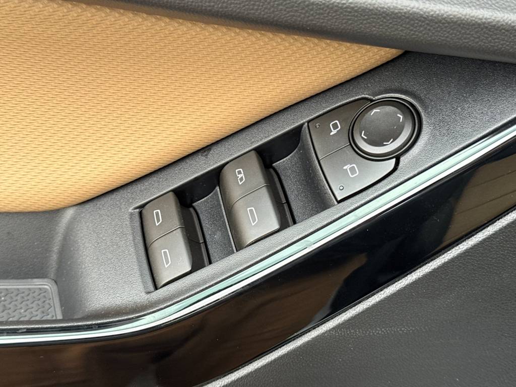 Thumbnail: 2026 Chevrolet Equinox - 21