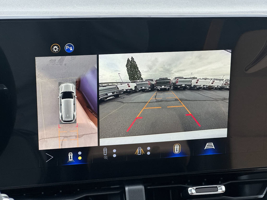 Thumbnail: 2026 Chevrolet Equinox - 24