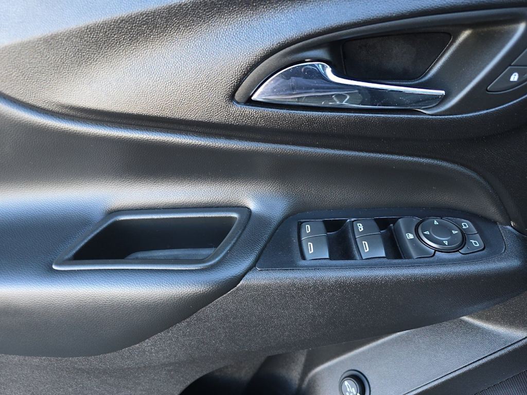 Thumbnail: 2019 Chevrolet Equinox - 21