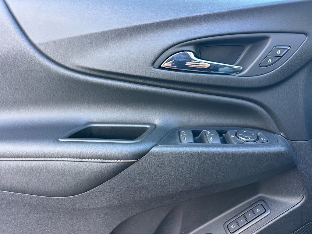 Thumbnail: 2019 Chevrolet Equinox - 21