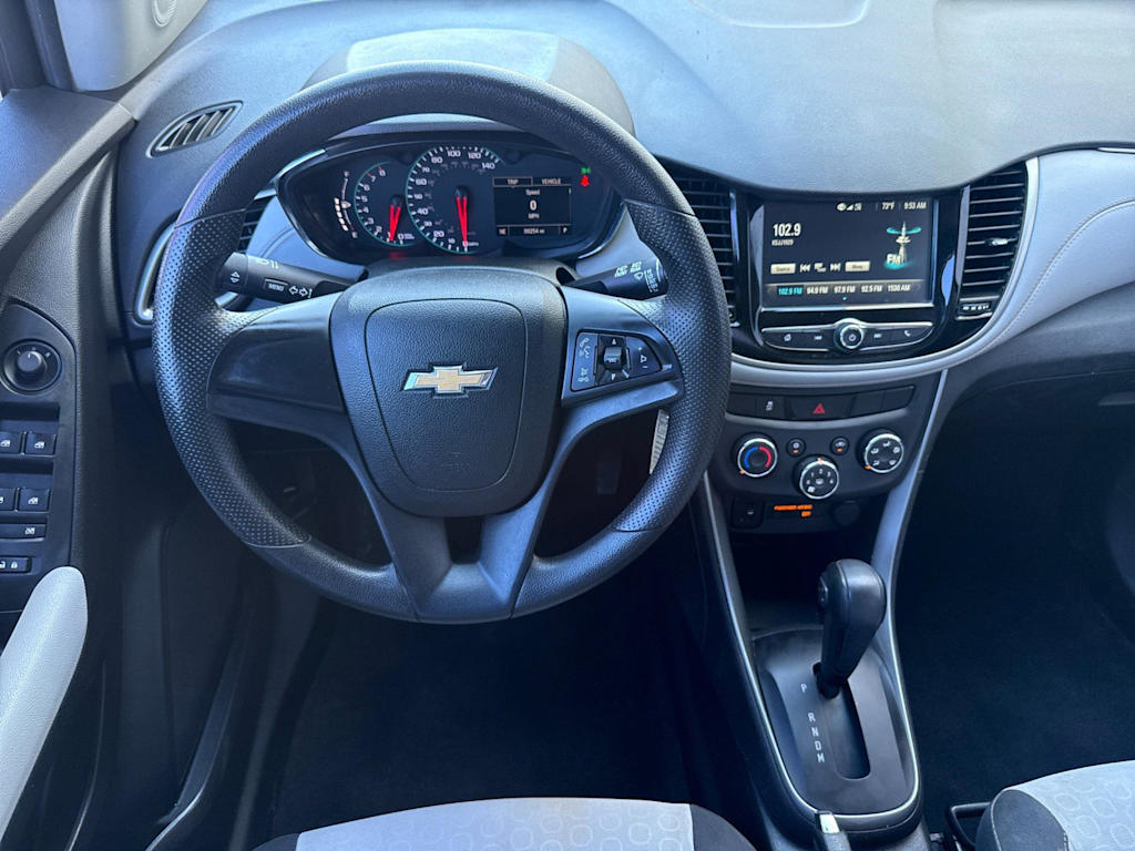 Thumbnail: 2017 Chevrolet Trax - 12