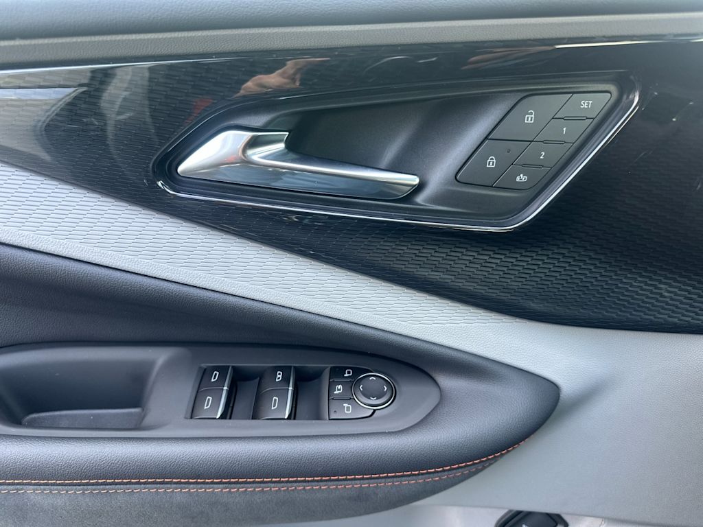 2025 Chevrolet Blazer EV SS 21