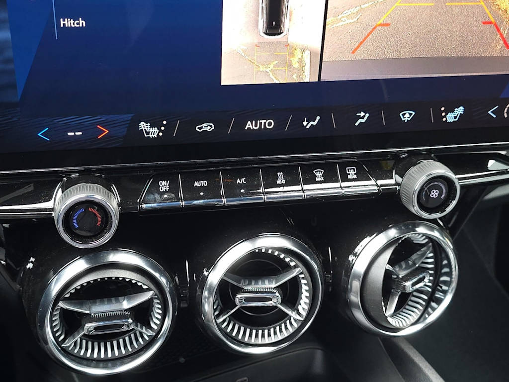 Thumbnail: 2025 Chevrolet Blazer EV - 24