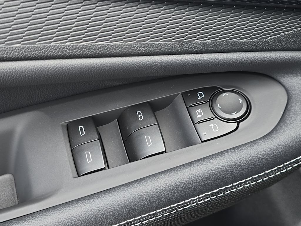 Thumbnail: 2025 Chevrolet Blazer EV - 21