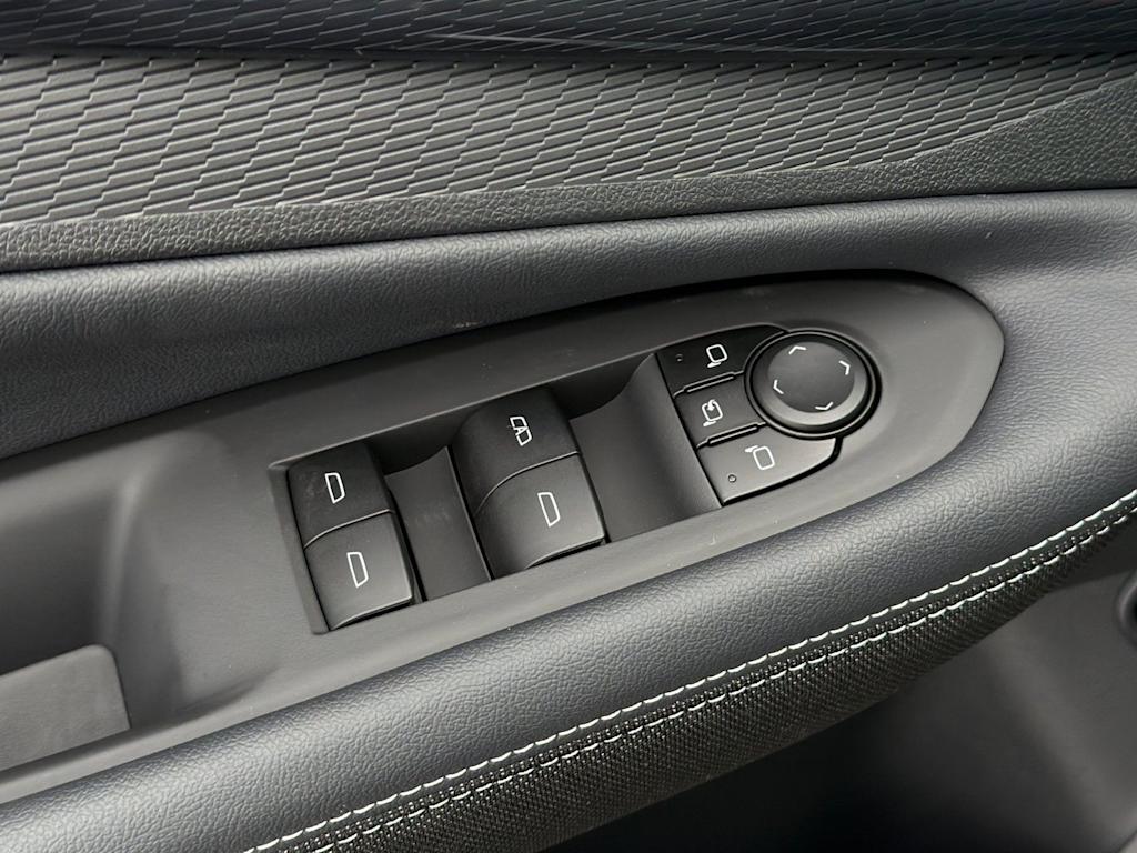 Thumbnail: 2026 Chevrolet Blazer EV - 21