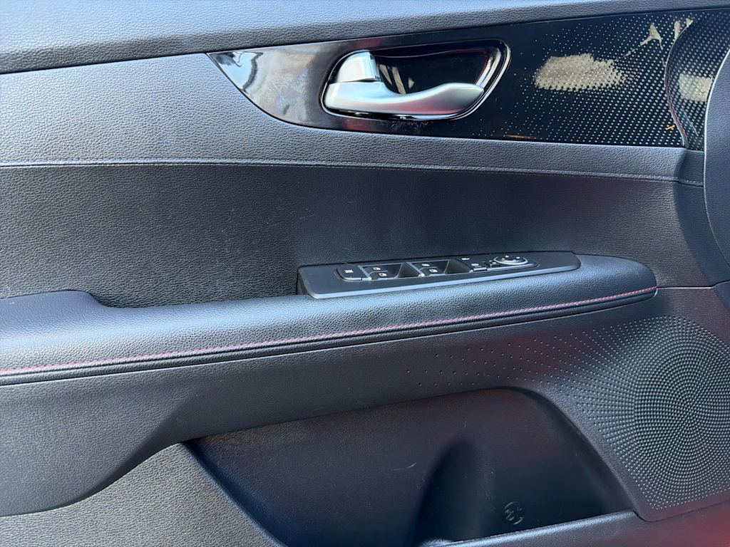 Thumbnail: 2023 Kia Forte - 20