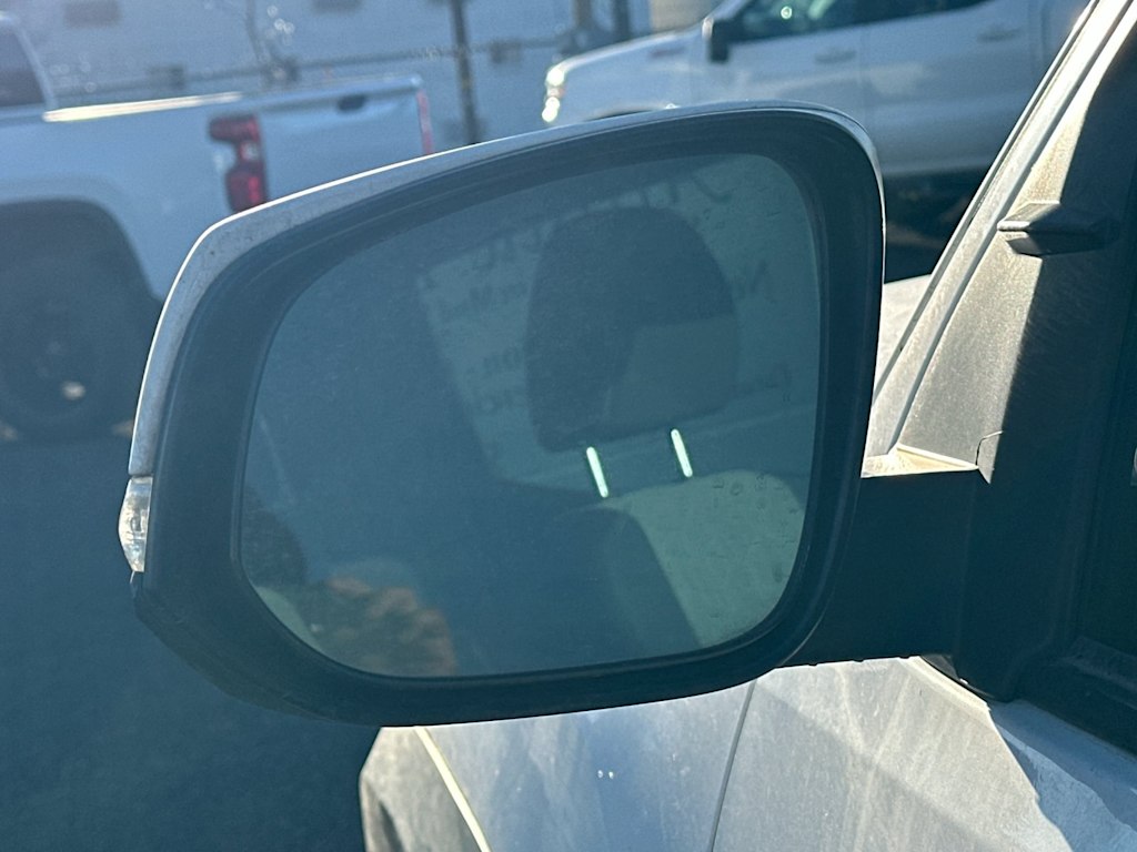 Thumbnail: 2021 Toyota Tacoma - 10