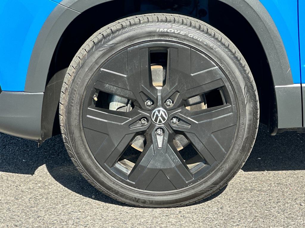 Thumbnail: 2022 Volkswagen Taos - 8