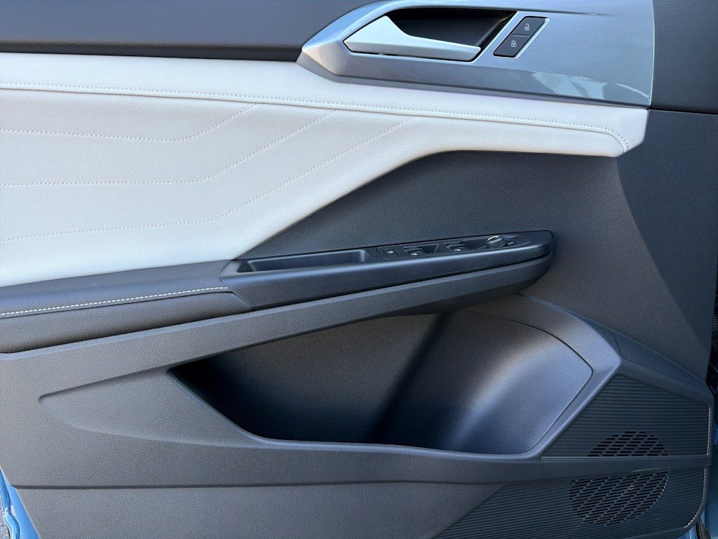 Thumbnail: 2025 Volkswagen Taos - 21