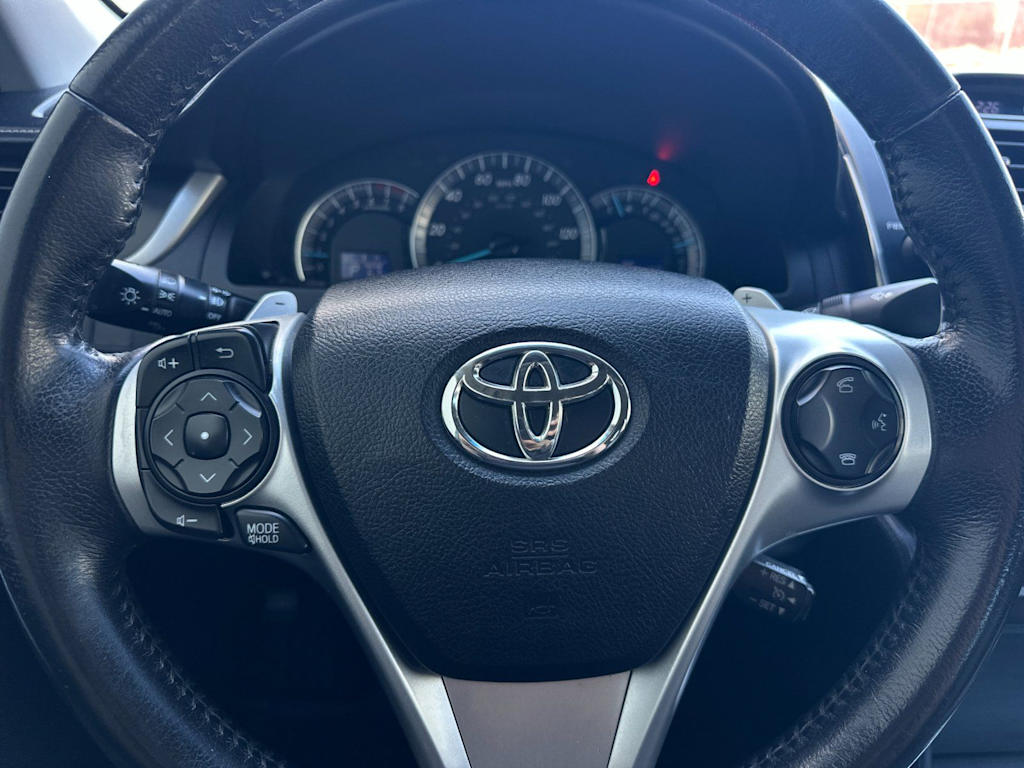 Thumbnail: 2014 Toyota Camry - 25