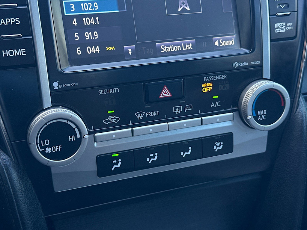 Thumbnail: 2014 Toyota Camry - 23
