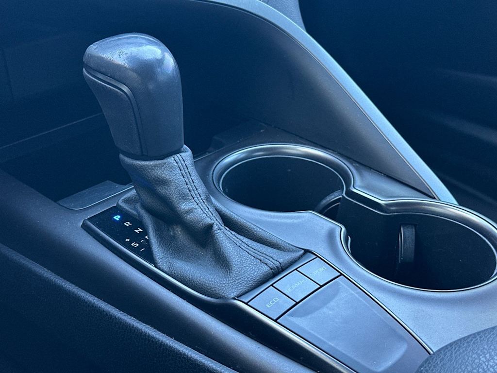 Thumbnail: 2022 Toyota Camry - 14