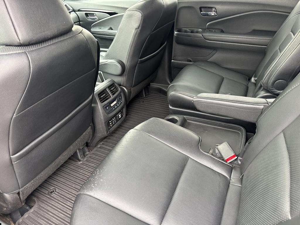 Thumbnail: 2017 Honda Pilot - 9