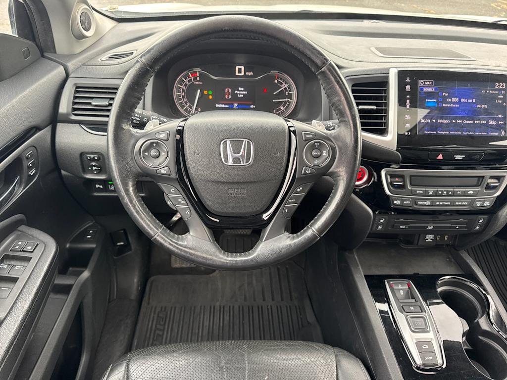 Thumbnail: 2017 Honda Pilot - 10