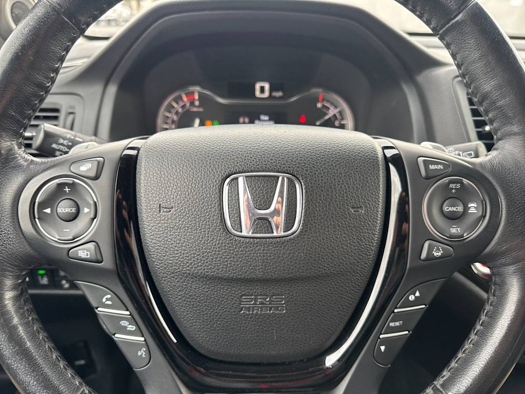 Thumbnail: 2017 Honda Pilot - 29