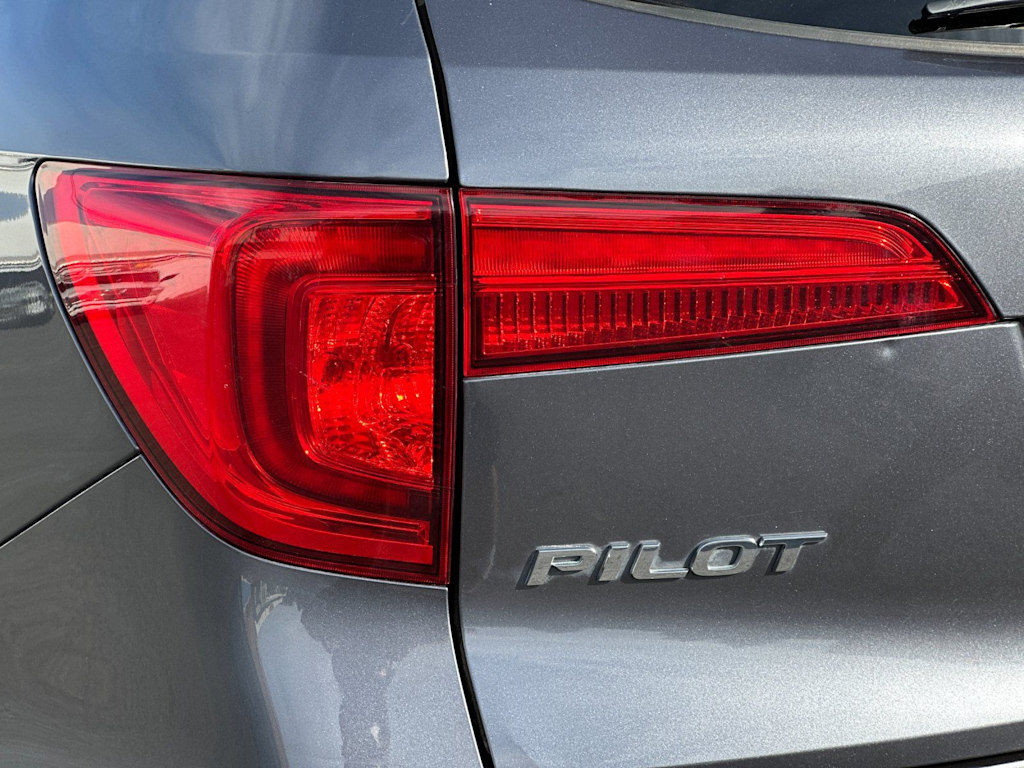 Thumbnail: 2016 Honda Pilot - 28