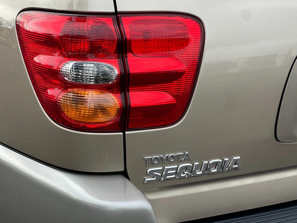Thumbnail: 2002 Toyota Sequoia - 27