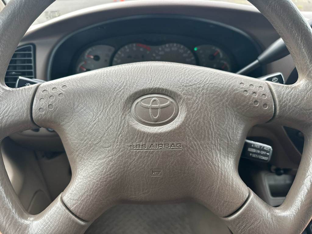 Thumbnail: 2002 Toyota Sequoia - 25