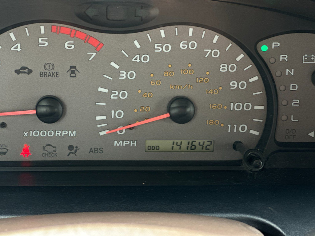 Thumbnail: 2002 Toyota Sequoia - 26