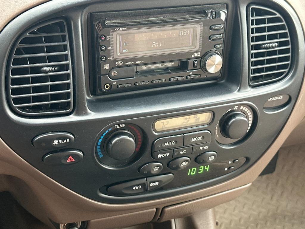 Thumbnail: 2002 Toyota Sequoia - 22