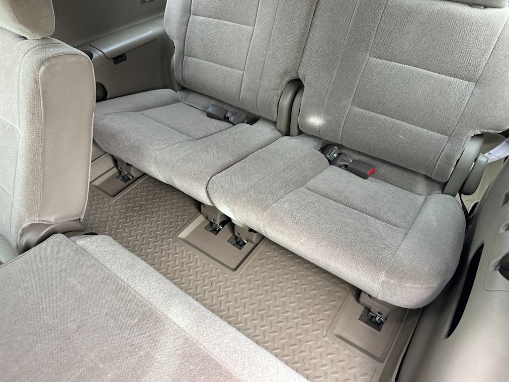 Thumbnail: 2002 Toyota Sequoia - 20