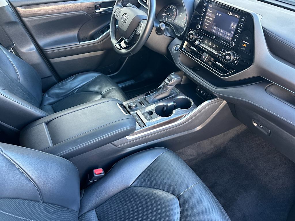 Thumbnail: 2020 Toyota Highlander - 10